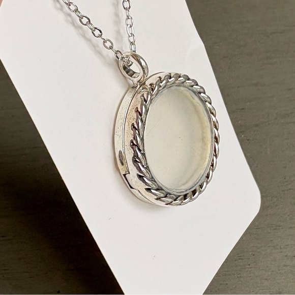 EFFY WITH LOVE Floating Keepsake Charm Locket Necklace Silver Plate 20in Chain - Picture 3 of 11